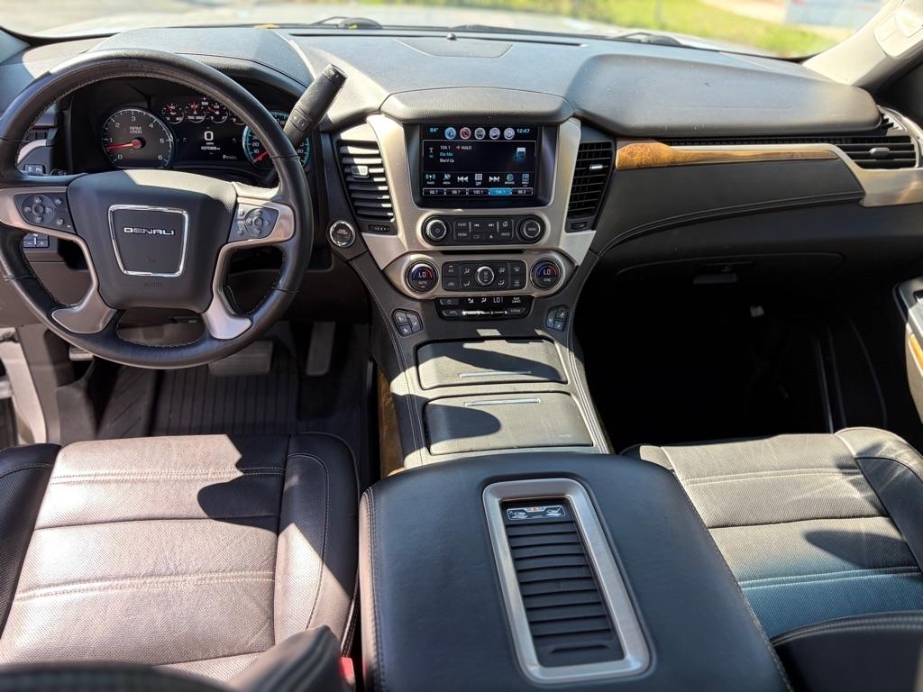 GMC Yukon Denali 4WD 2017