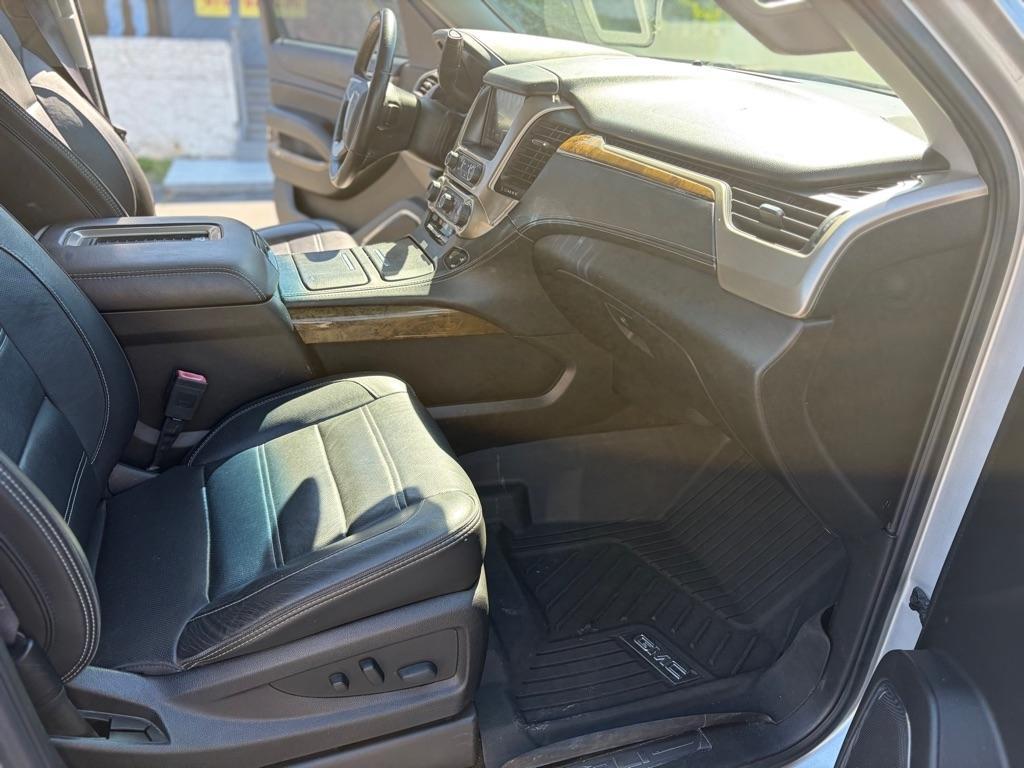 GMC Yukon Denali 4WD 2017