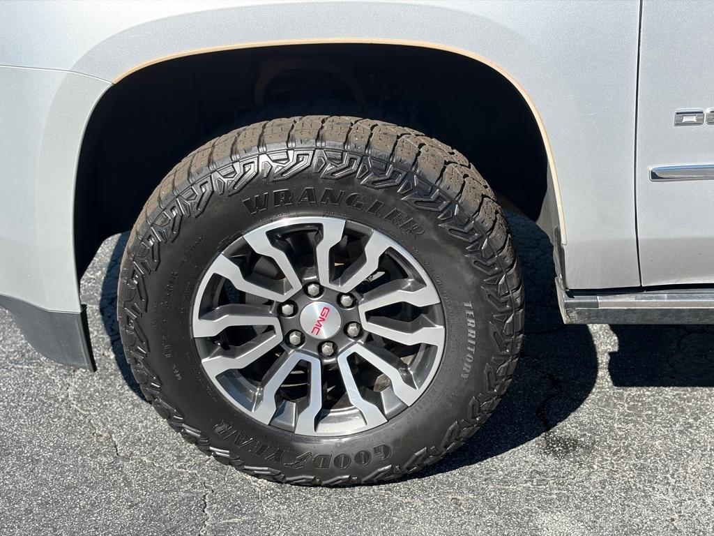 GMC Yukon Denali 4WD 2017
