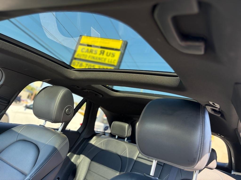 Mercedes-Benz GLC GLC 300 4MATIC SUV 2017