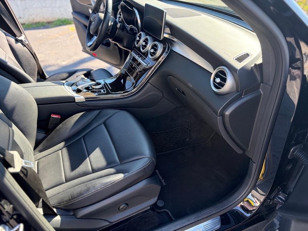 Mercedes-Benz GLC GLC 300 4MATIC SUV 2017