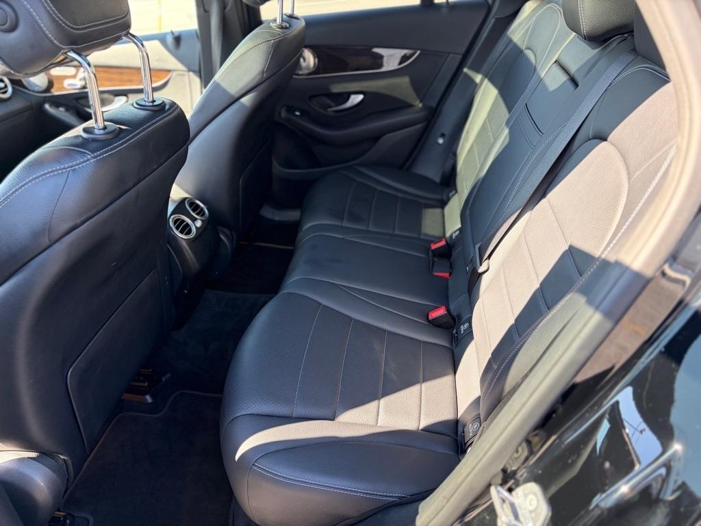Mercedes-Benz GLC GLC 300 4MATIC SUV 2017