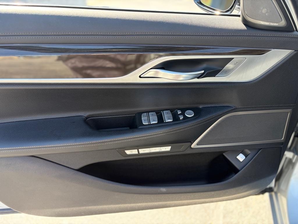 BMW 740i  2017