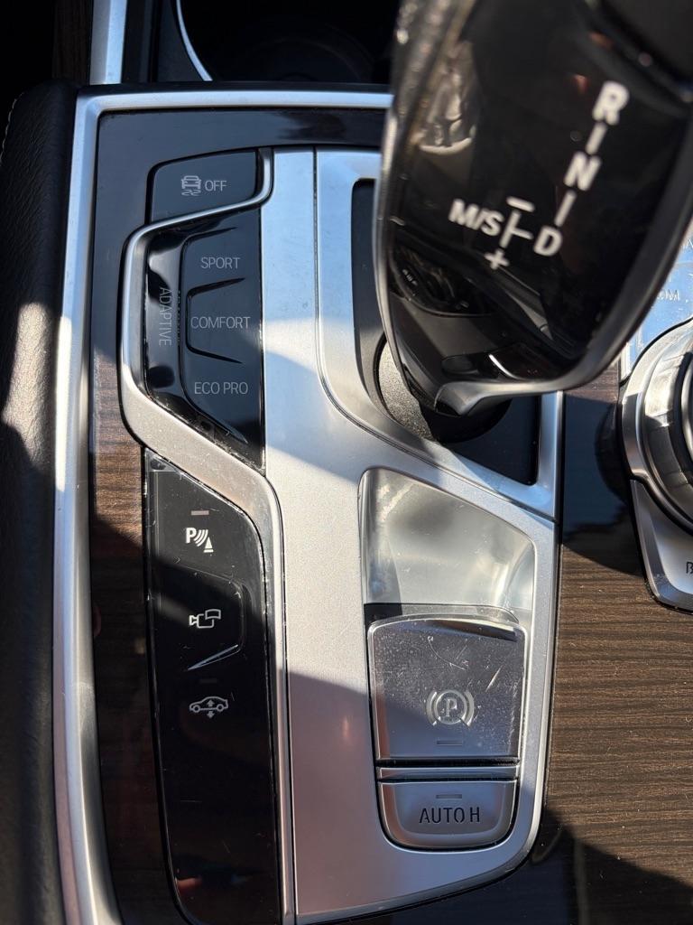 BMW 740i  2017