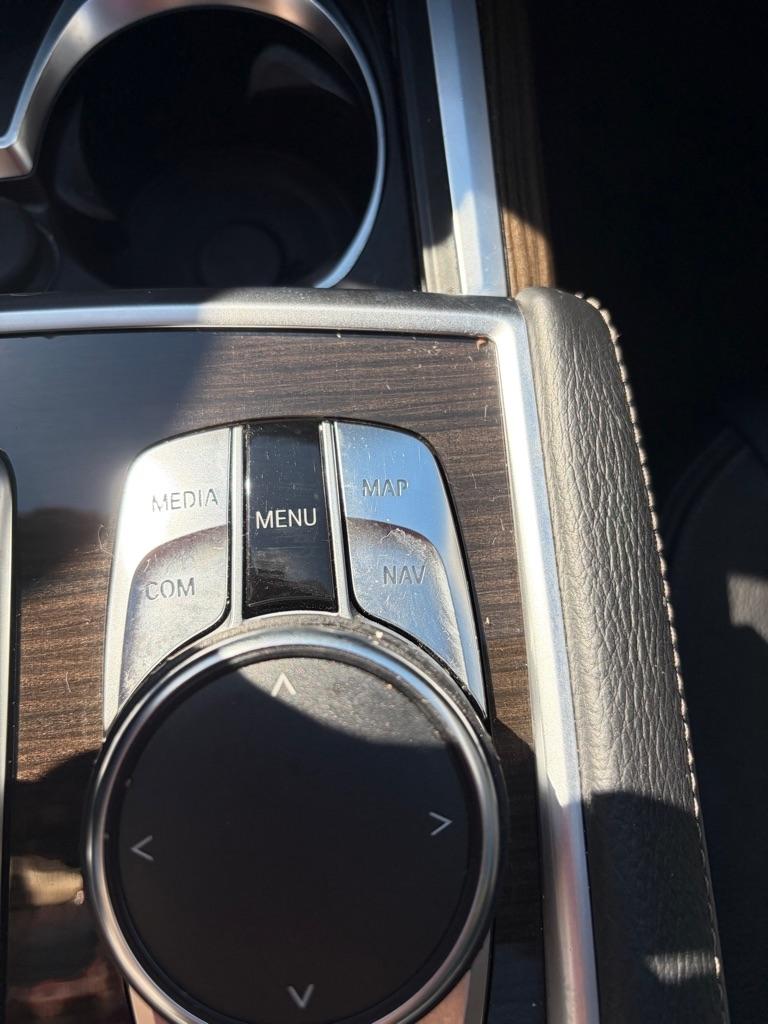 BMW 740i  2017