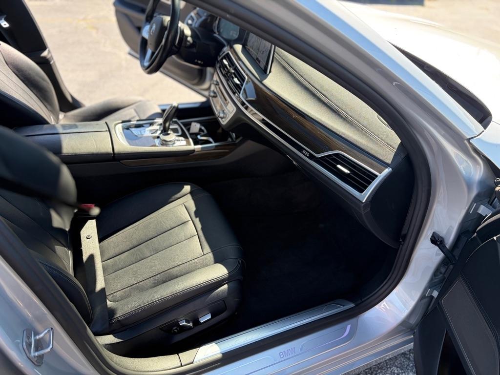 BMW 740i  2017
