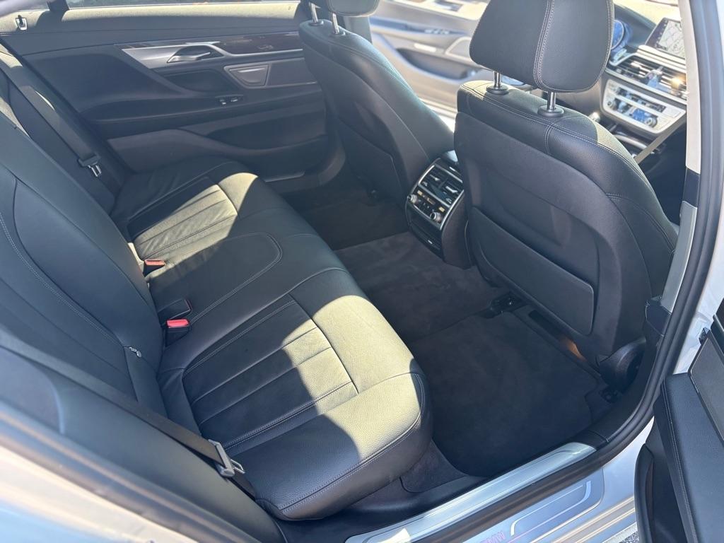 BMW 740i  2017