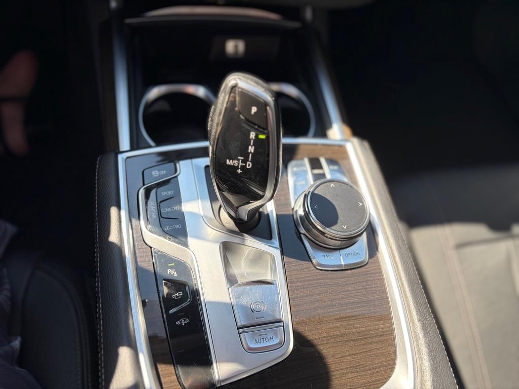 BMW 740i  2017