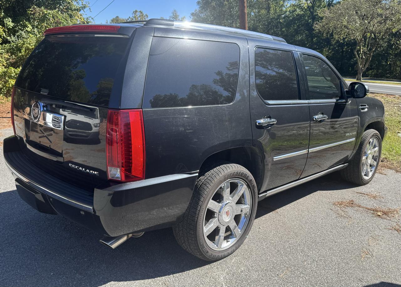 Cadillac Escalade AWD Premium 2011