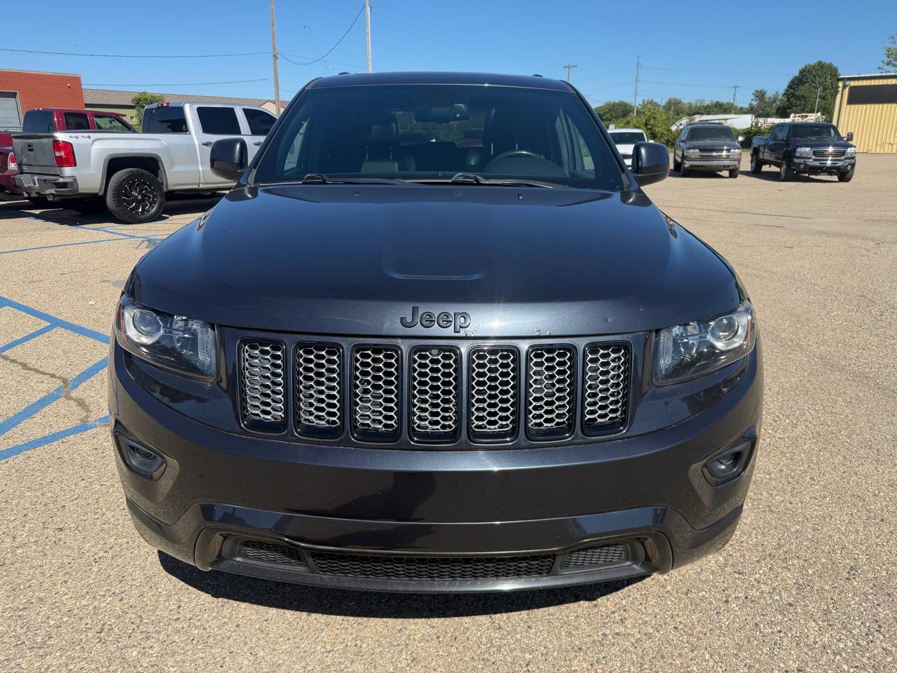Jeep Grand Cherokee photo 8
