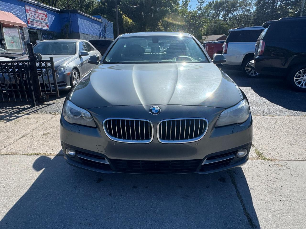 BMW 5 Series 4dr Sdn 528i RWD 2015