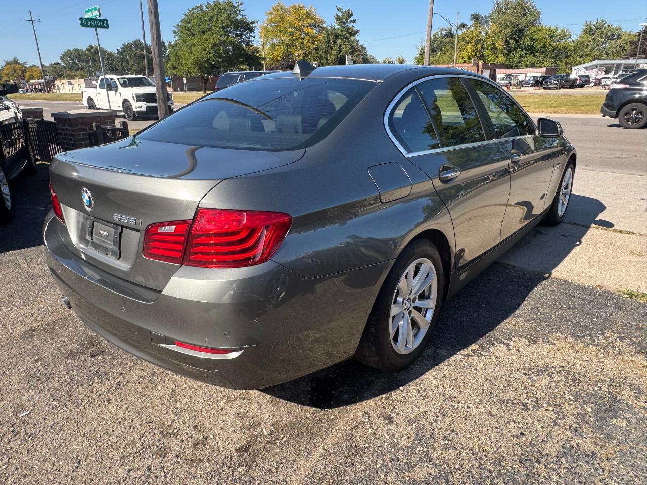 BMW 5 Series 4dr Sdn 528i RWD 2015
