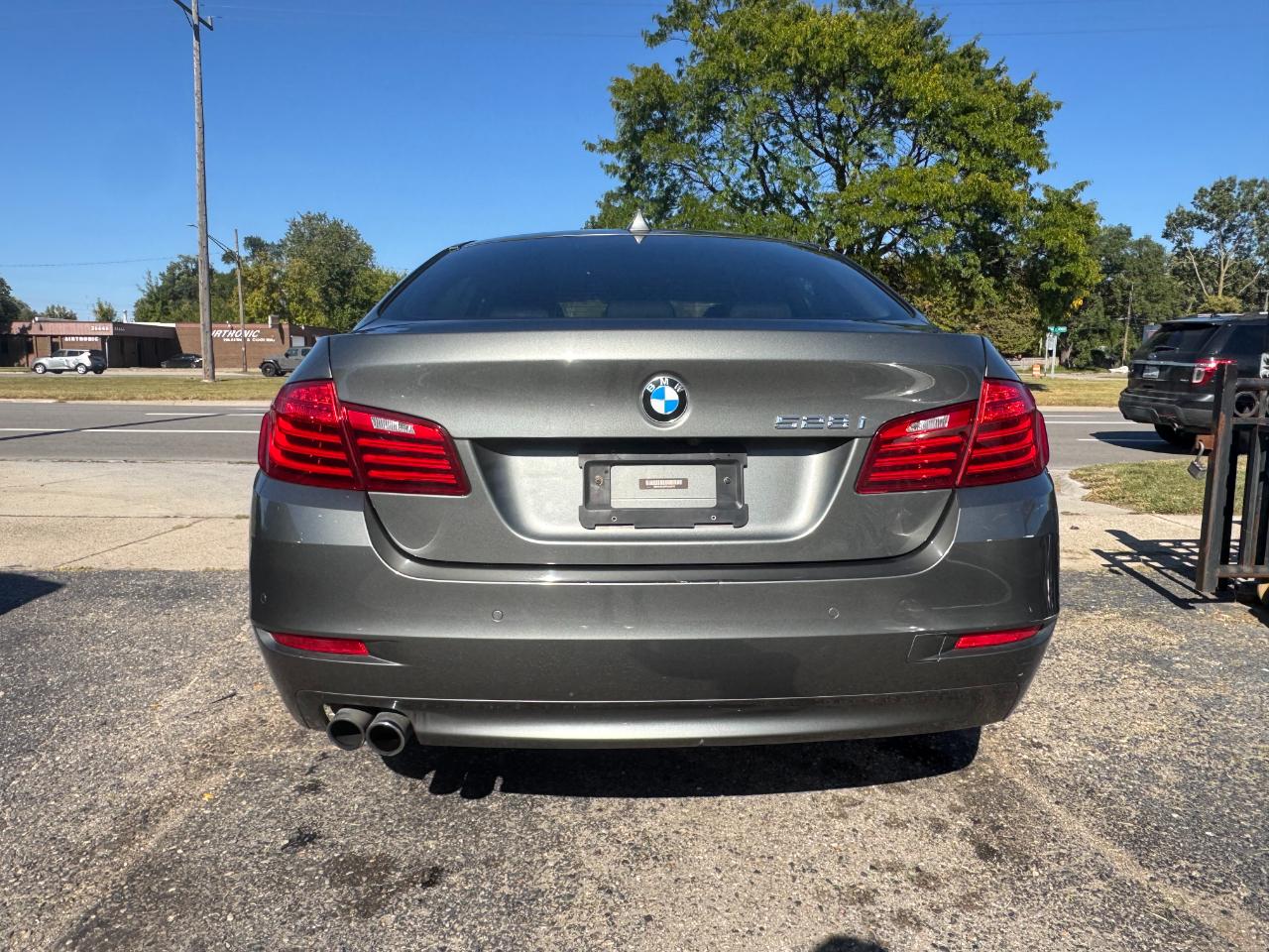 BMW 5 Series 4dr Sdn 528i RWD 2015