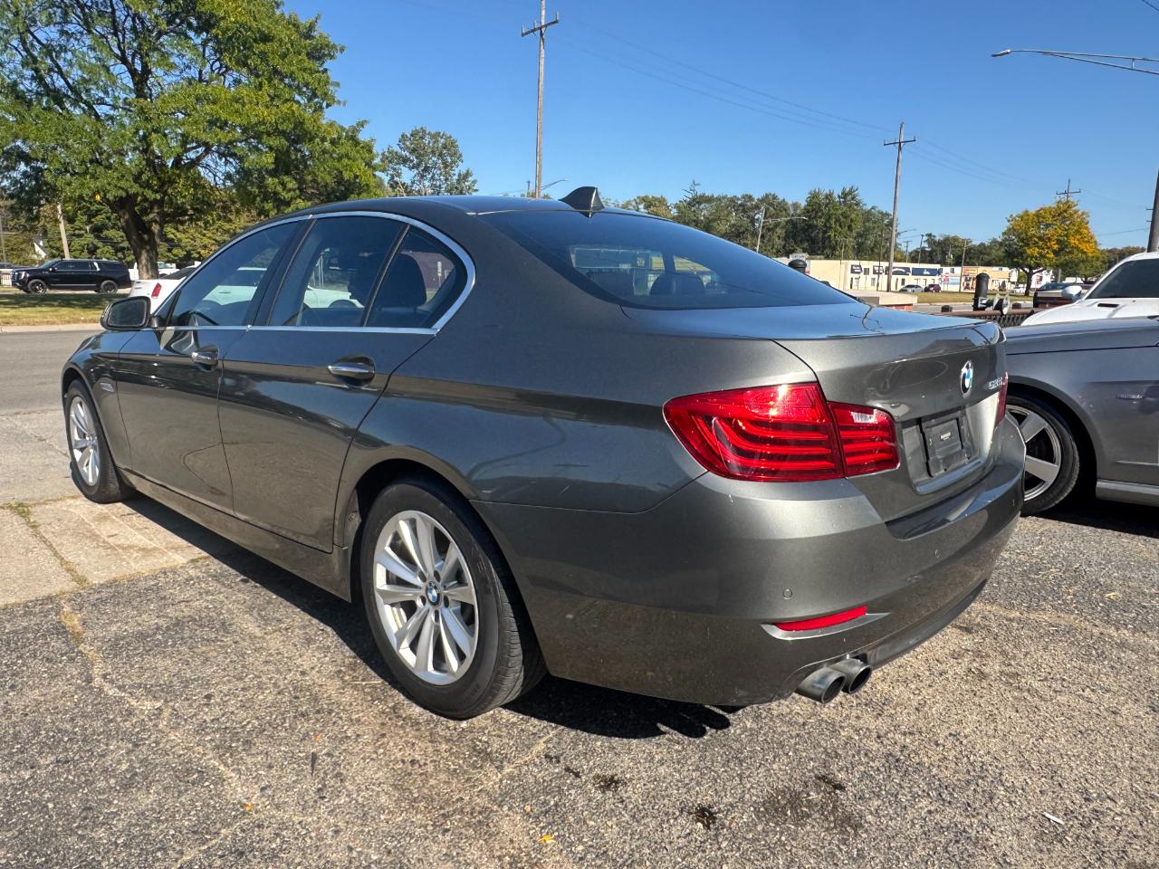 BMW 5 Series 4dr Sdn 528i RWD 2015