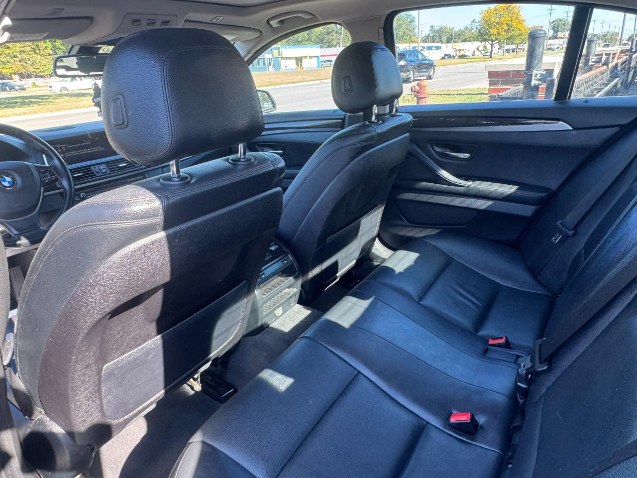 BMW 5 Series 4dr Sdn 528i RWD 2015