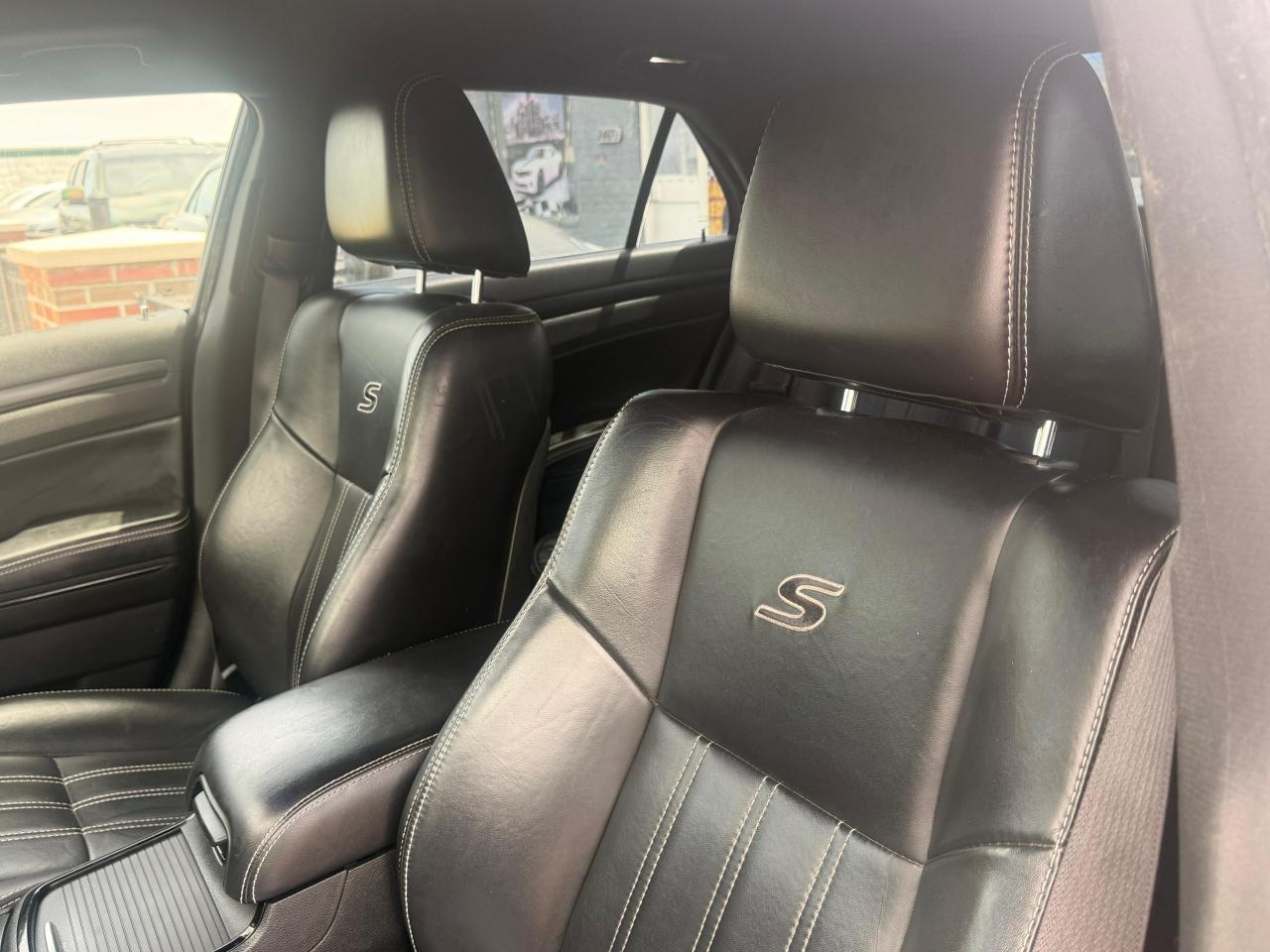 Chrysler 300 S V6 RWD 2016