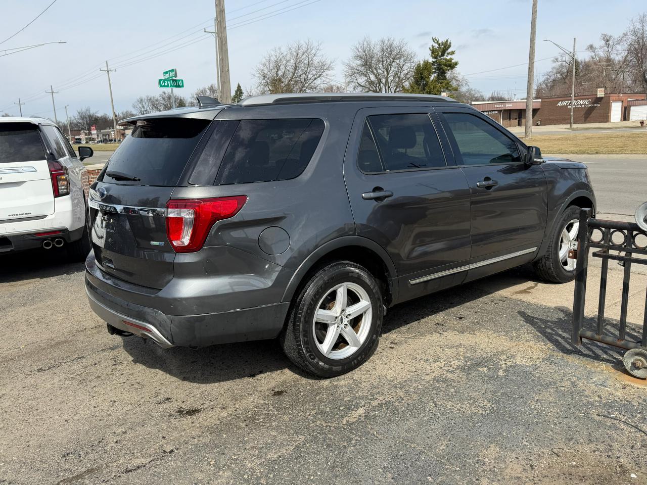 Ford Explorer XLT 4WD 2017