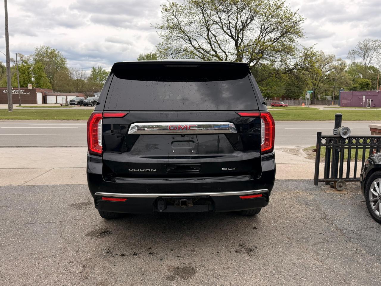 GMC Yukon SLT 4WD 2021
