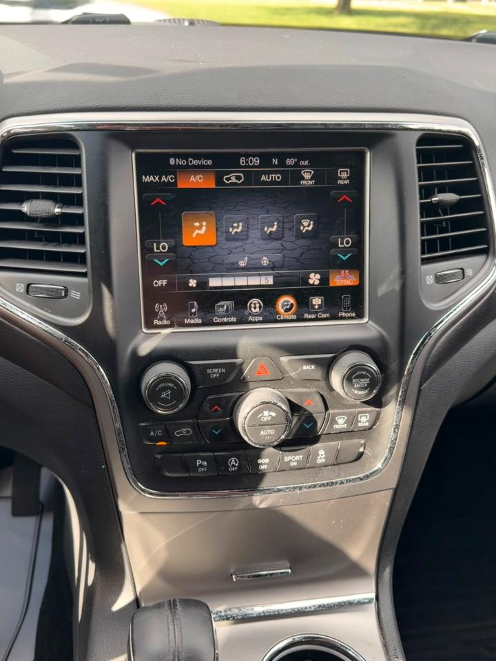 Jeep Grand Cherokee Laredo 4WD 2017