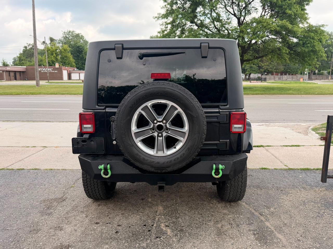 Jeep Wrangler Unlimited Sahara 4WD 2012