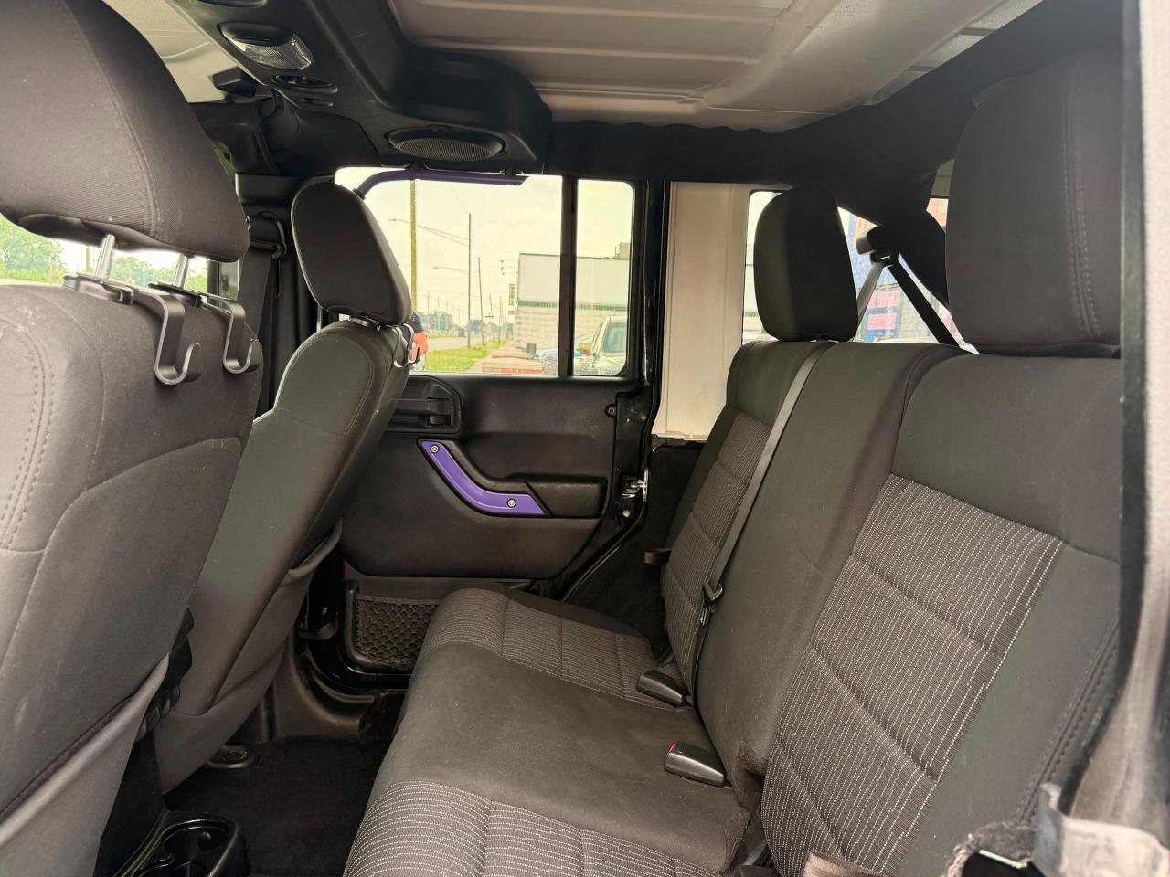 Jeep Wrangler Unlimited Sahara 4WD 2012