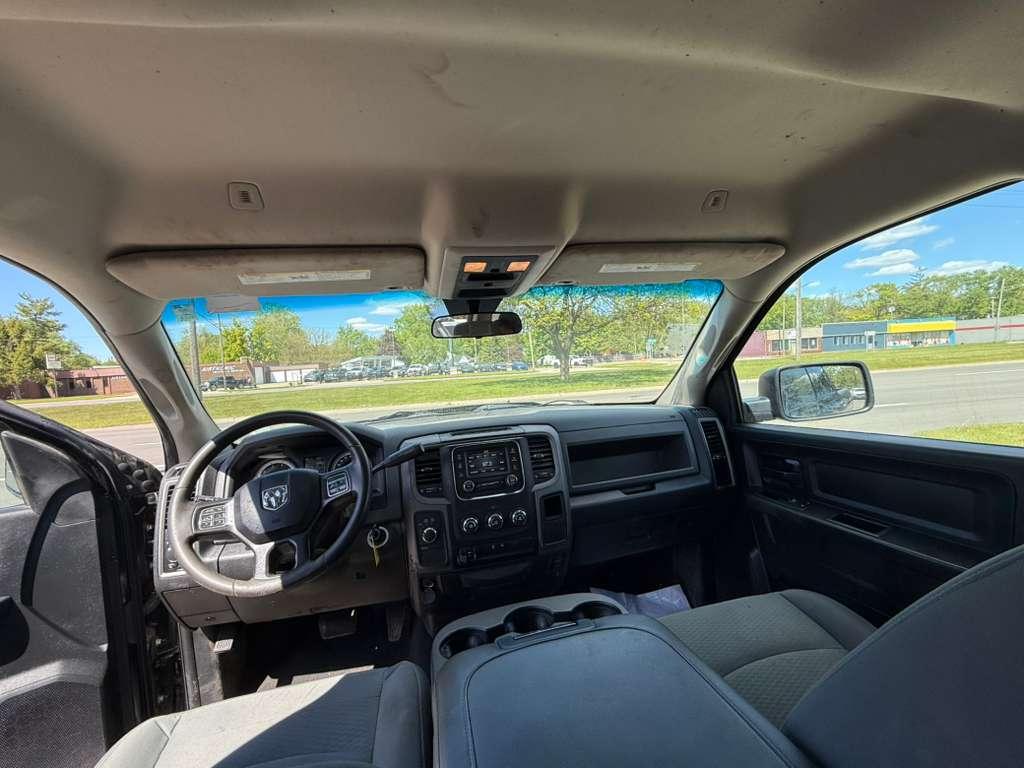 RAM 1500 Tradesman Quad Cab 4WD 2017