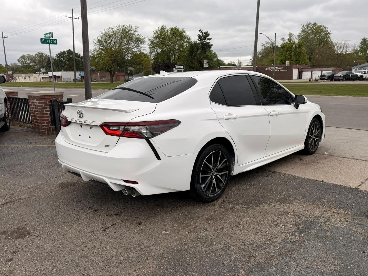 Toyota Camry SE 2021