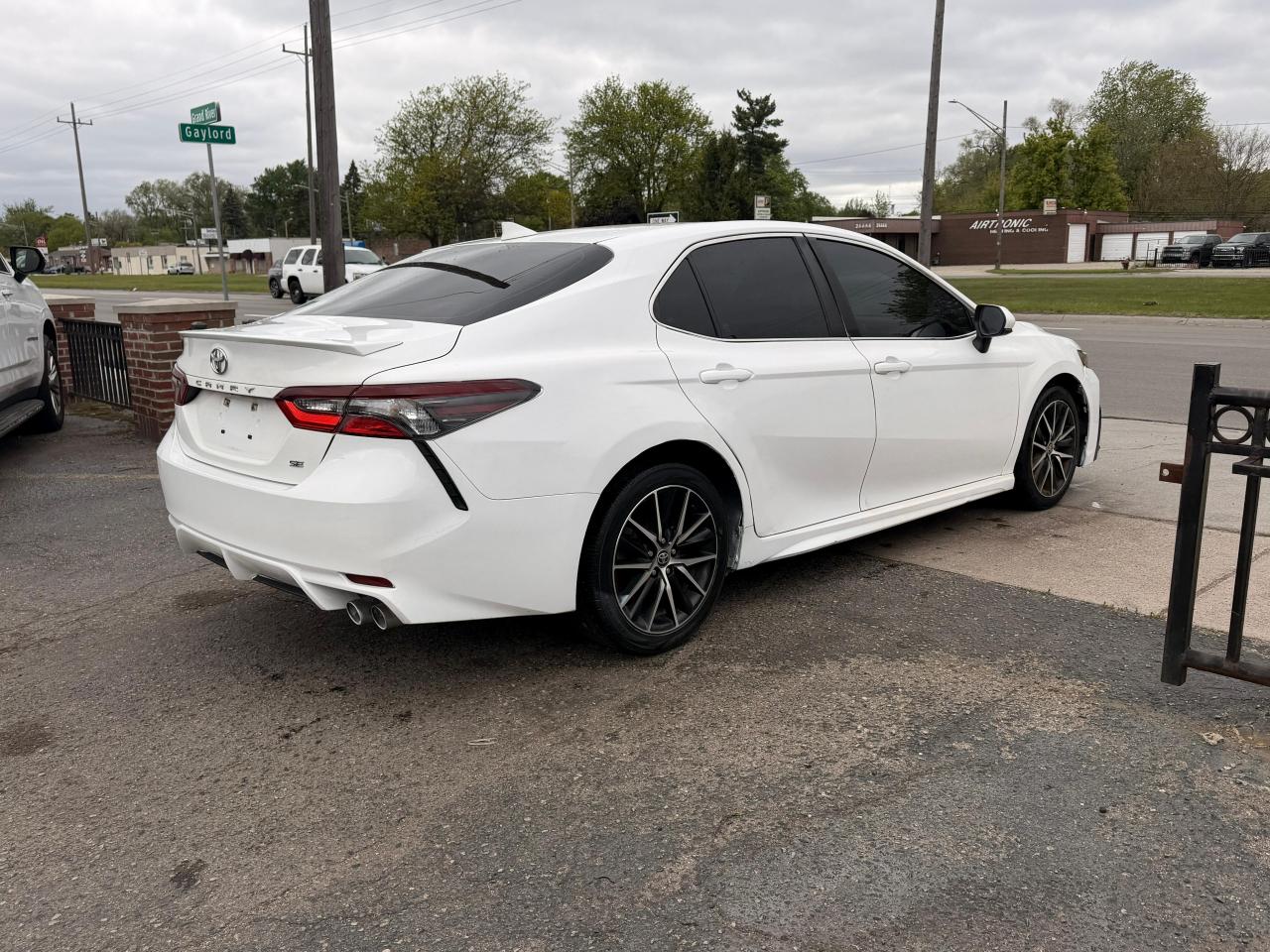 Toyota Camry SE 2021