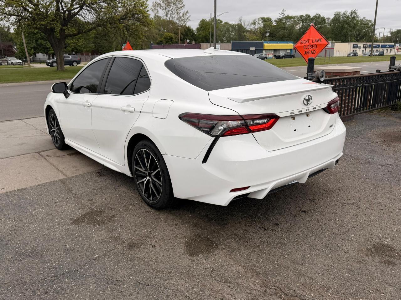 Toyota Camry SE 2021