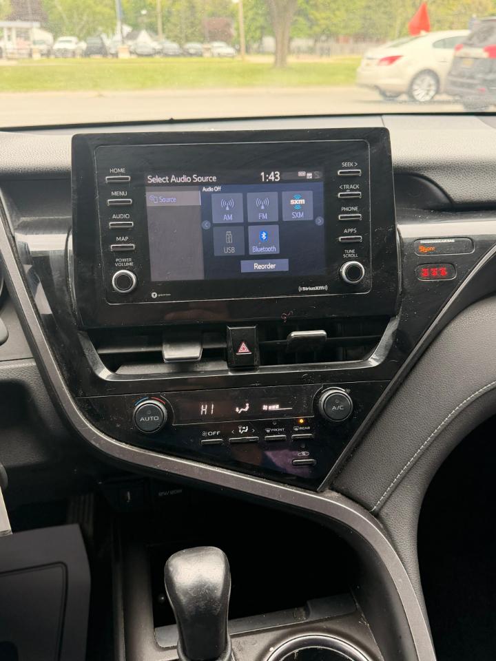 Toyota Camry SE 2021
