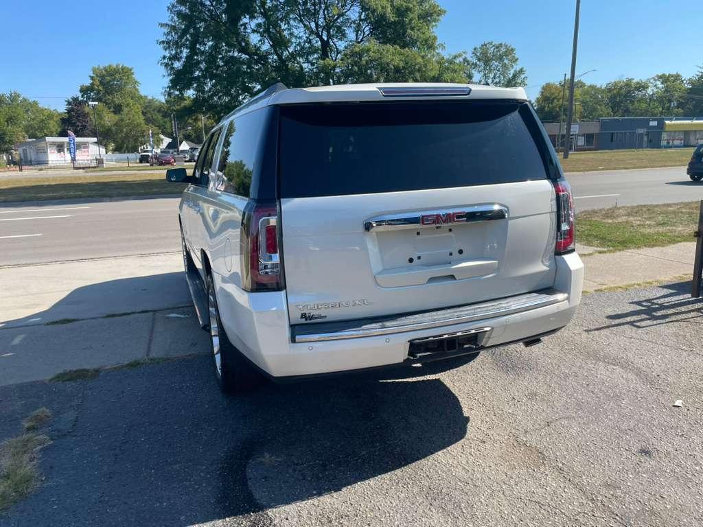 GMC Yukon Denali XL 4WD 2015