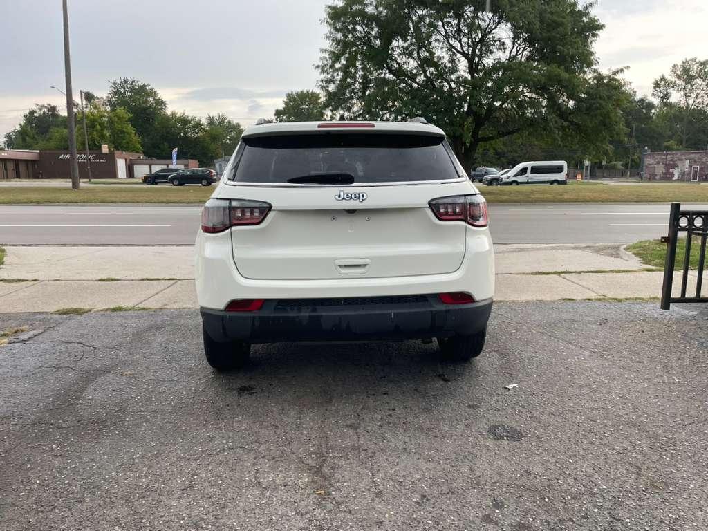 Jeep Compass Latitude FWD 2021