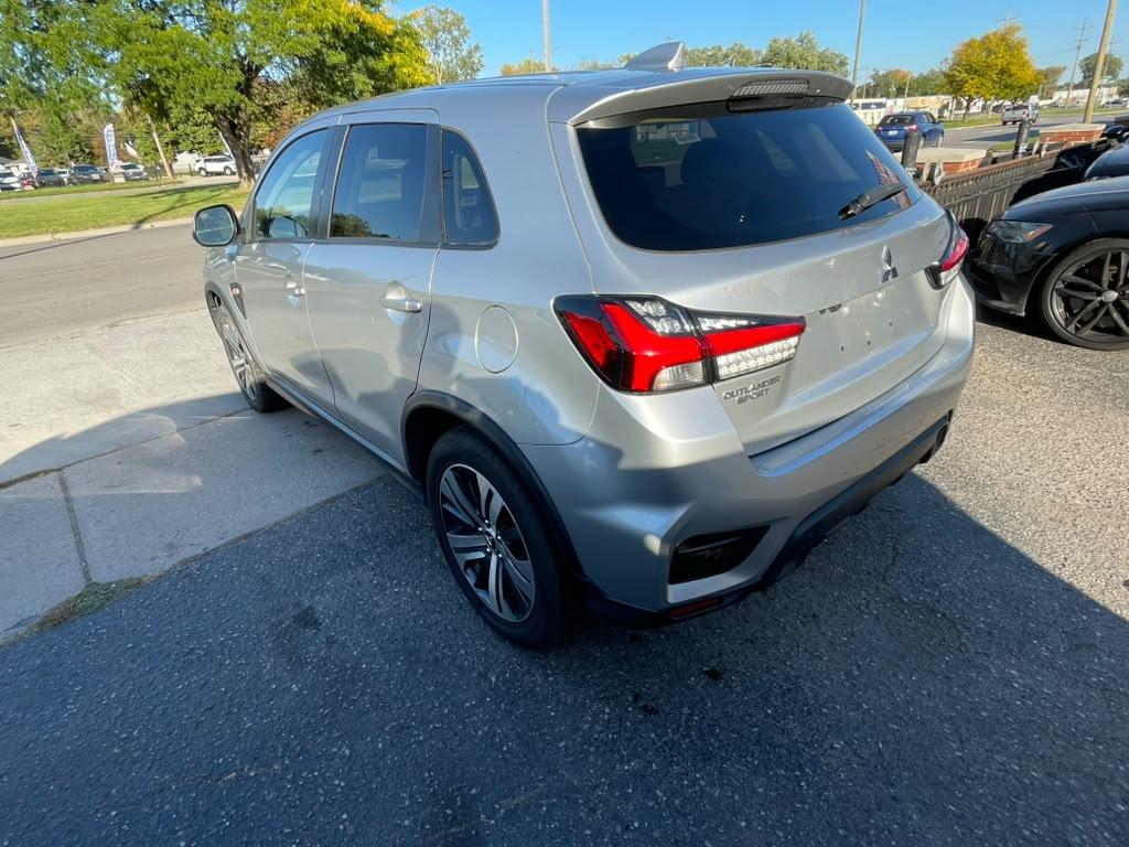Mitsubishi Outlander Sport 2.0 ES CVT 2021