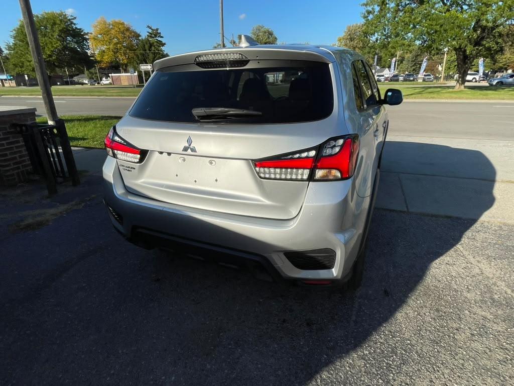 Mitsubishi Outlander Sport 2.0 ES CVT 2021