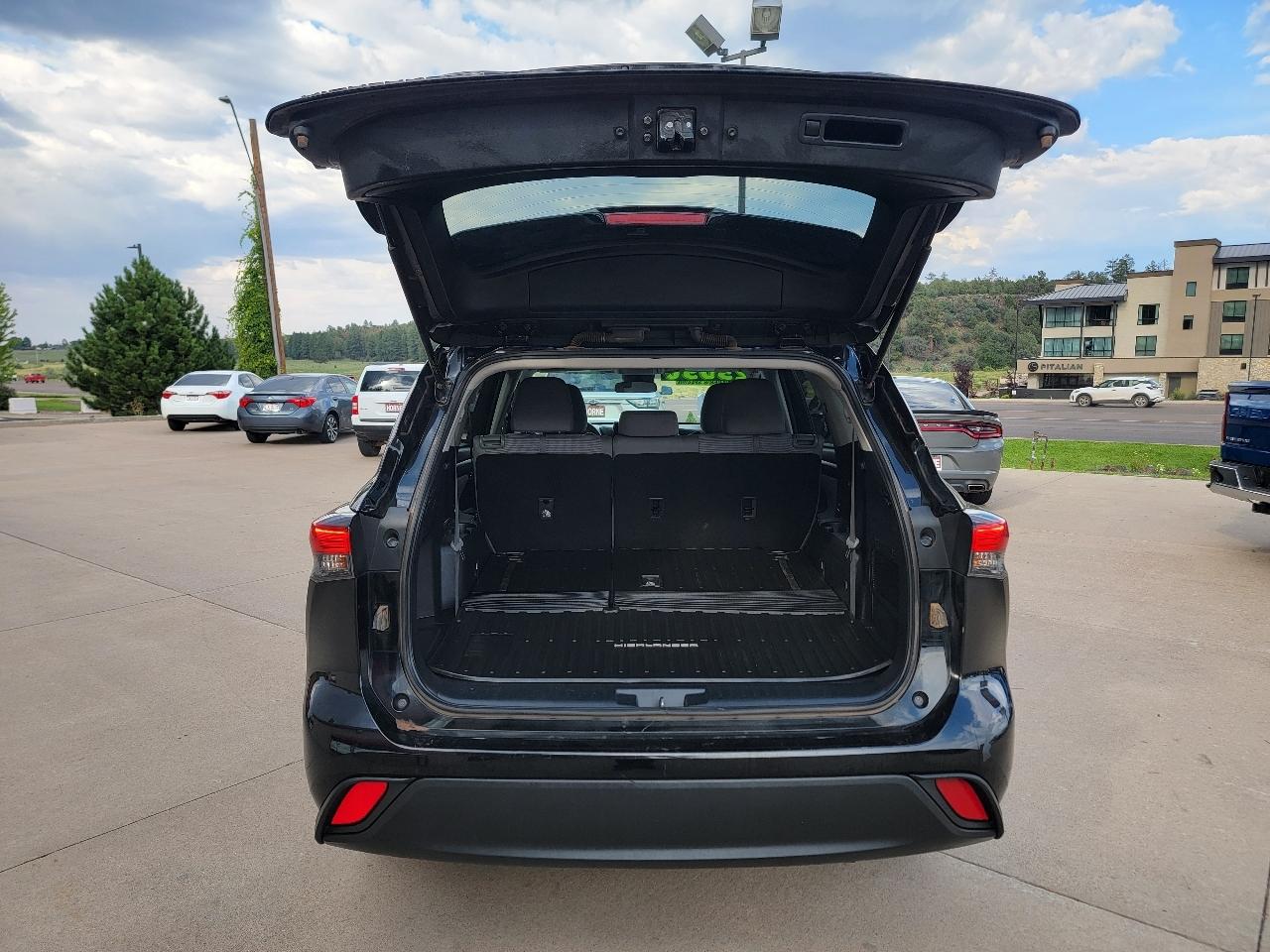 2022 Toyota Highlander L - Photo 6