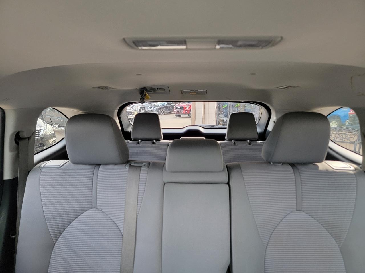2022 Toyota Highlander L - Photo 13