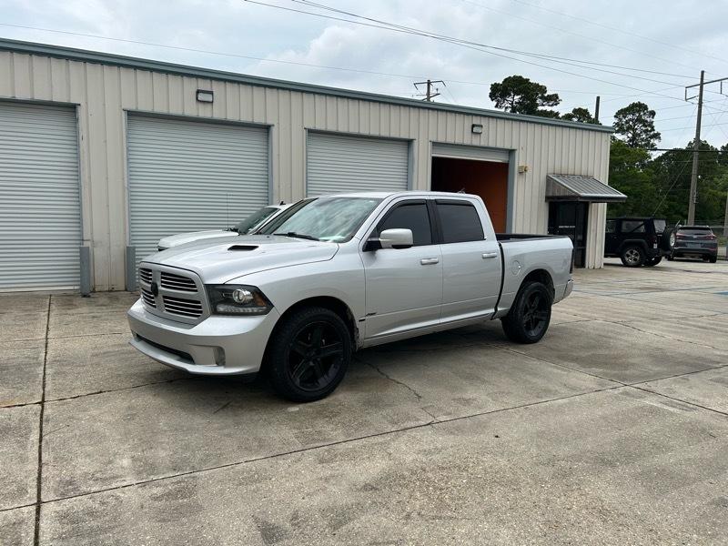 2016 RAM 1500 2WD Crew Cab 140.5" Sport