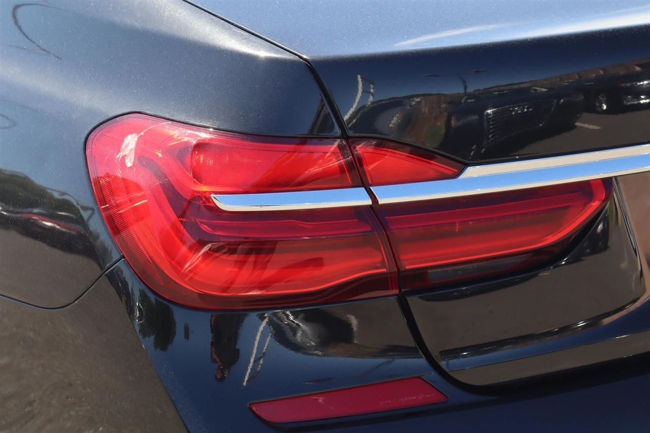 BMW 7-Series 750i 2018