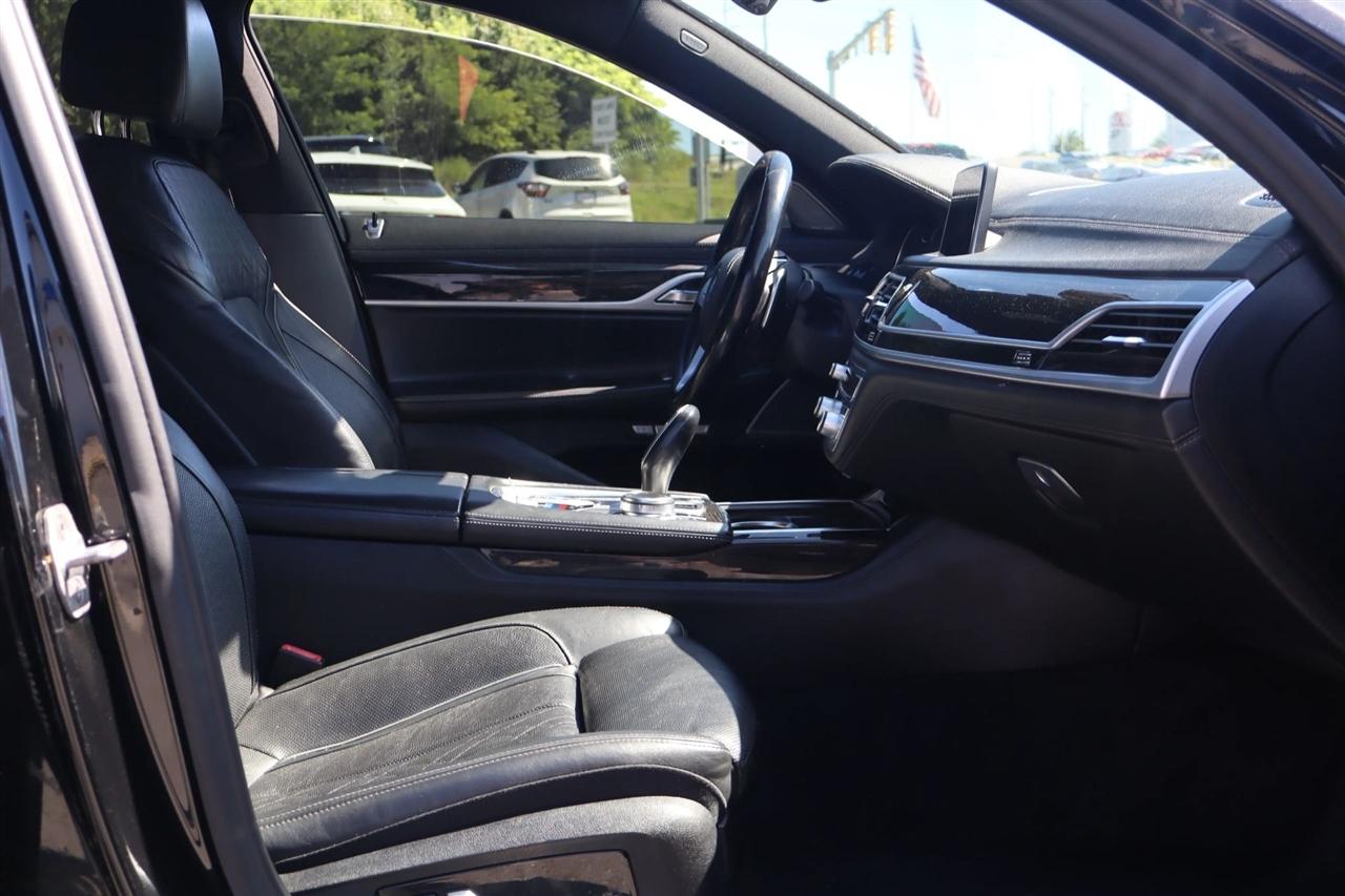 BMW 7-Series 750i 2018
