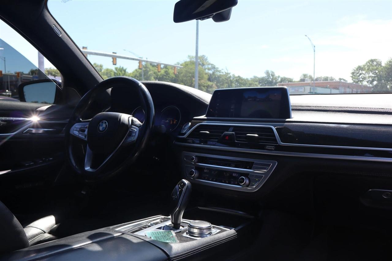 BMW 7-Series 750i 2018