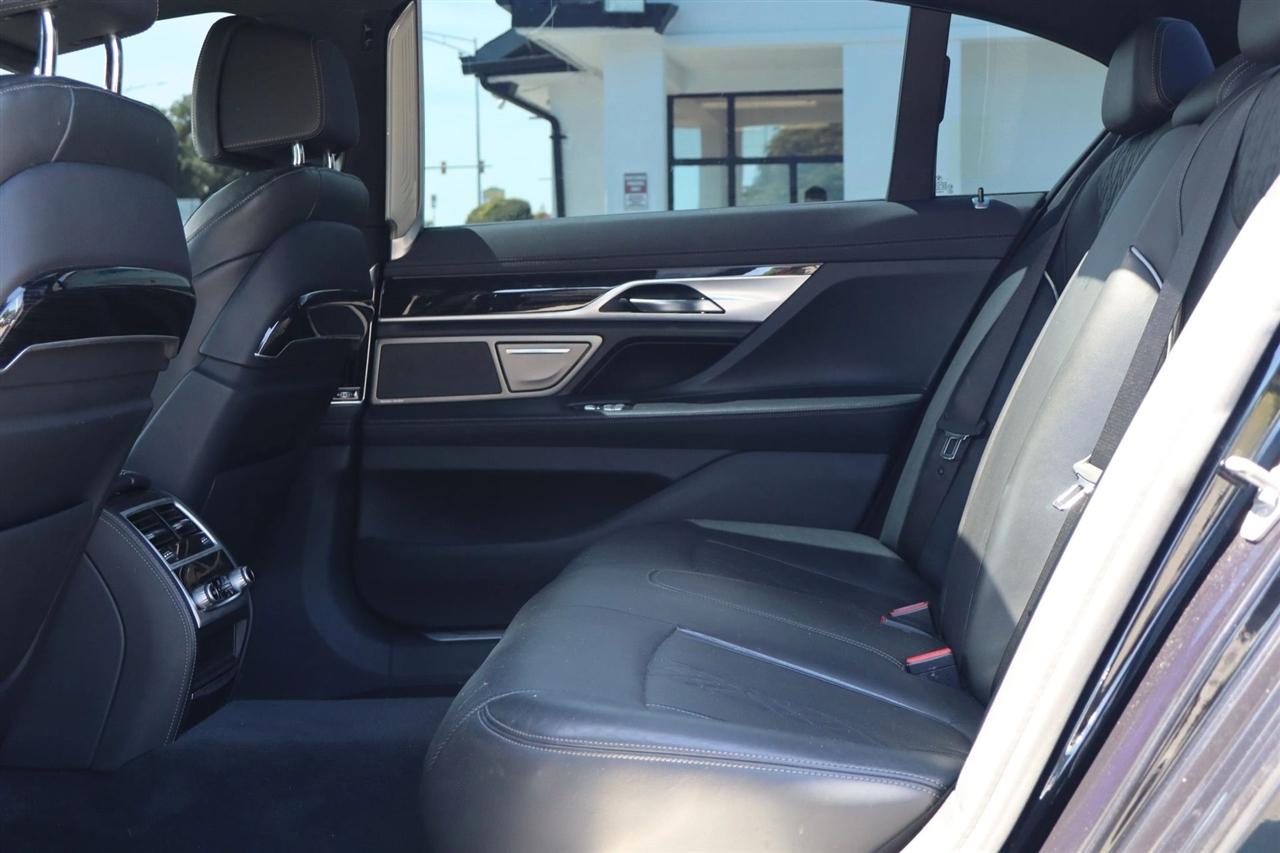 BMW 7-Series 740i 2021