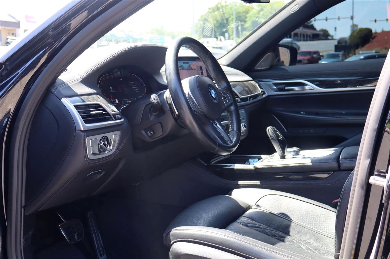 BMW 7-Series 740i 2021