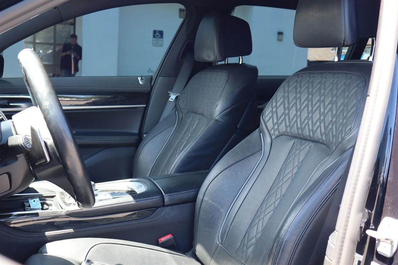 BMW 7-Series 740i 2021