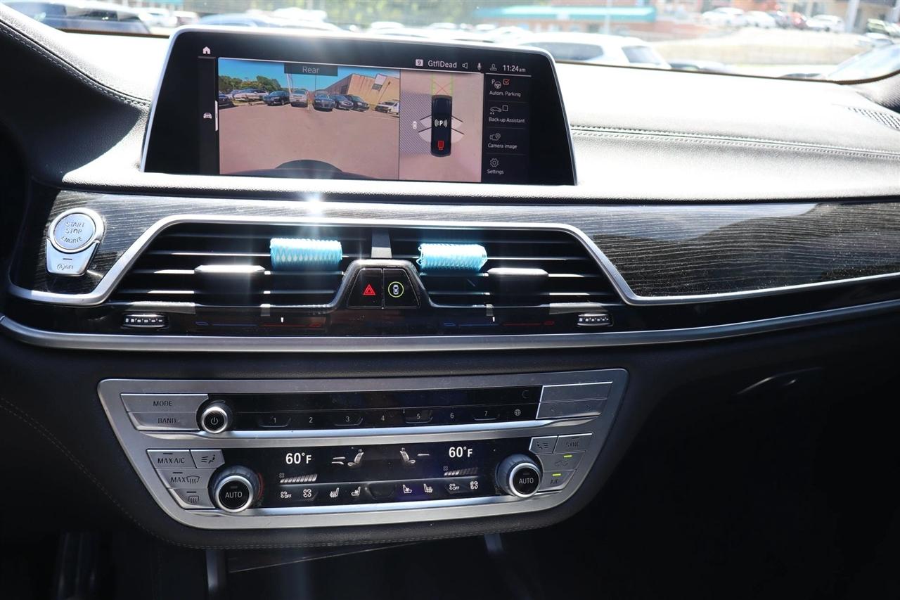 BMW 7-Series 740i 2021