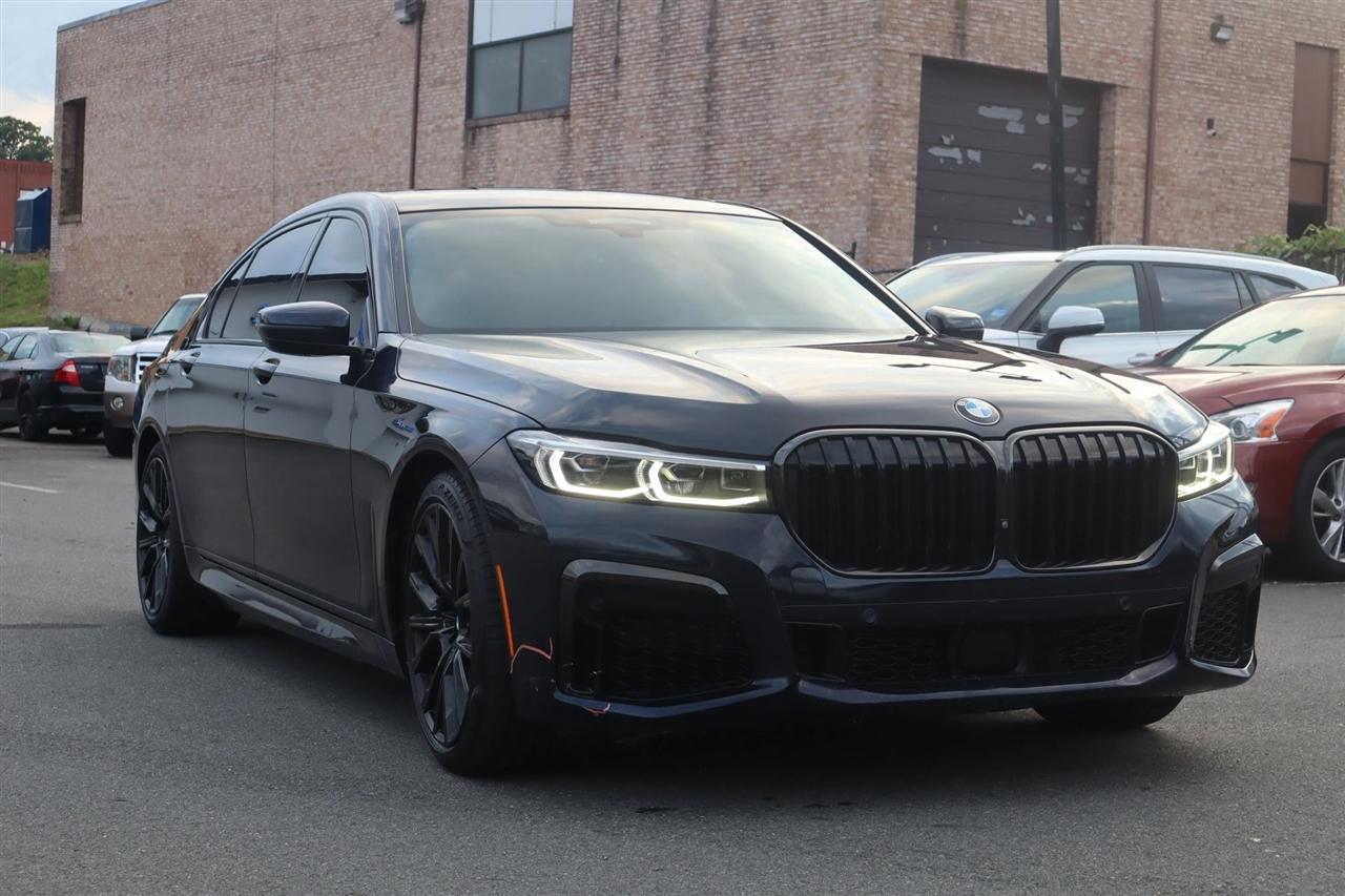 BMW 7-Series  2021