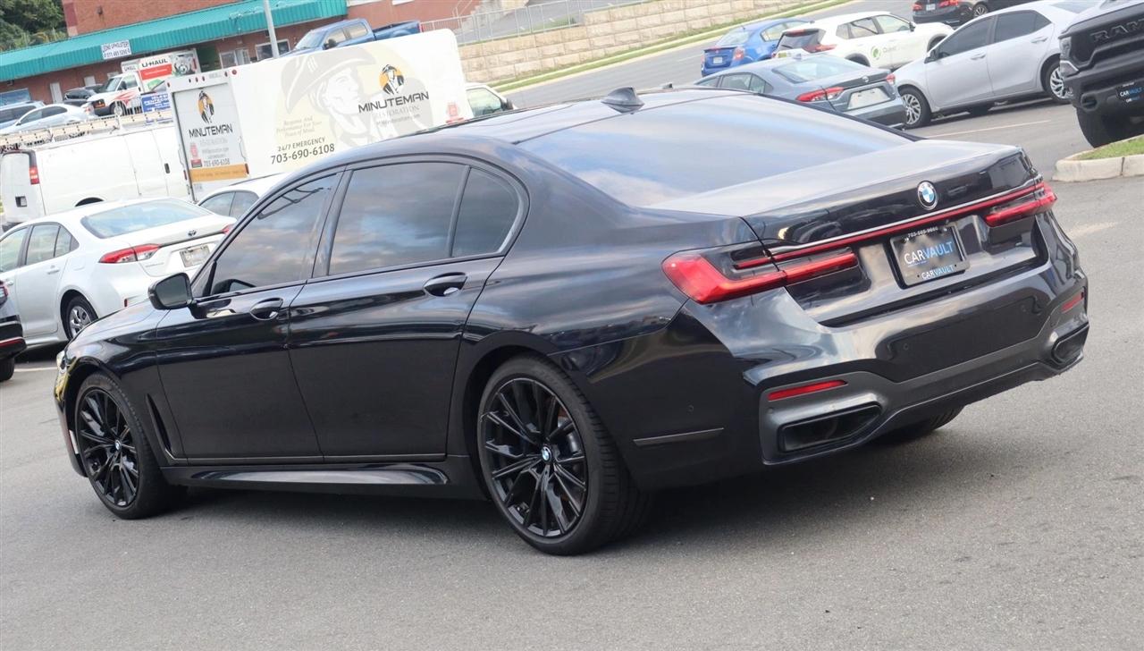 BMW 7-Series  2021