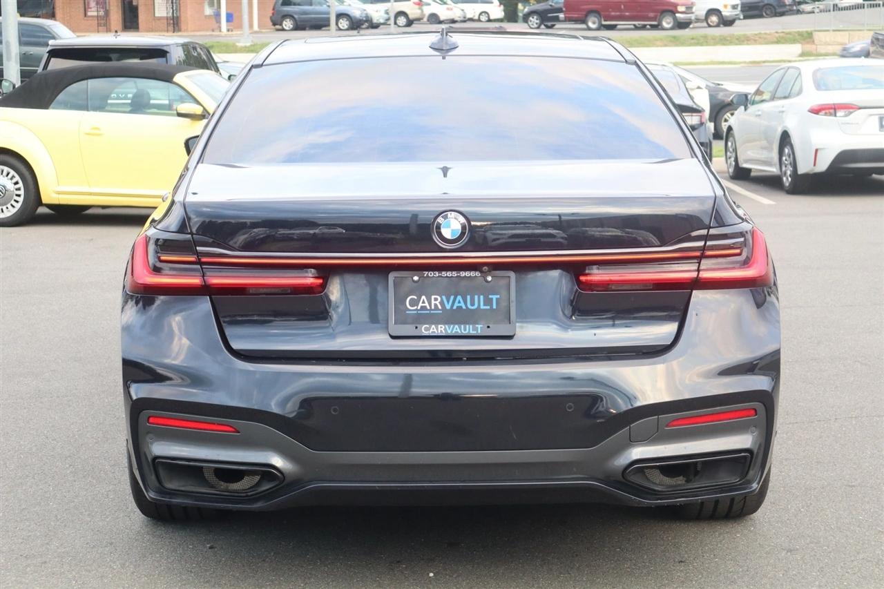 BMW 7-Series  2021