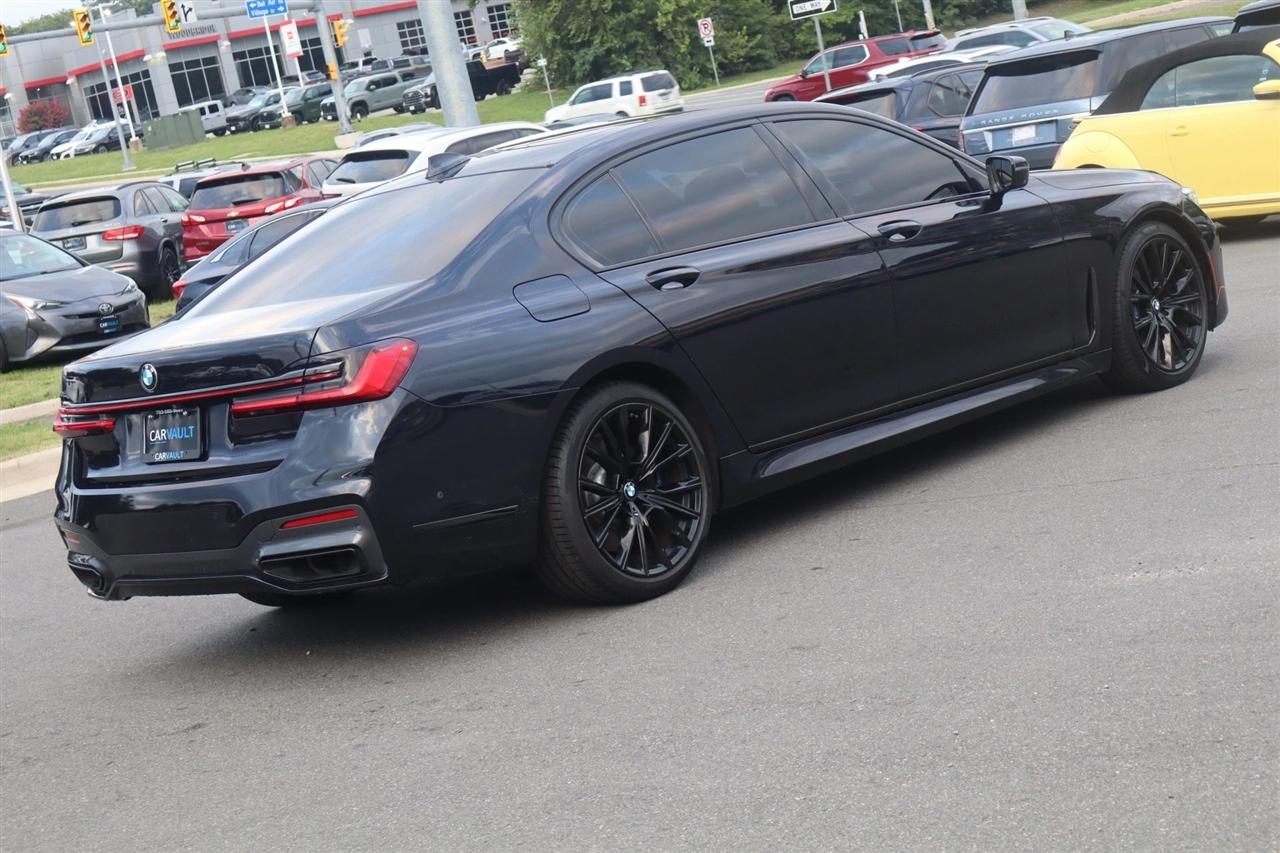 BMW 7-Series  2021