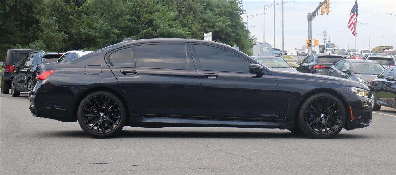 BMW 7-Series  2021