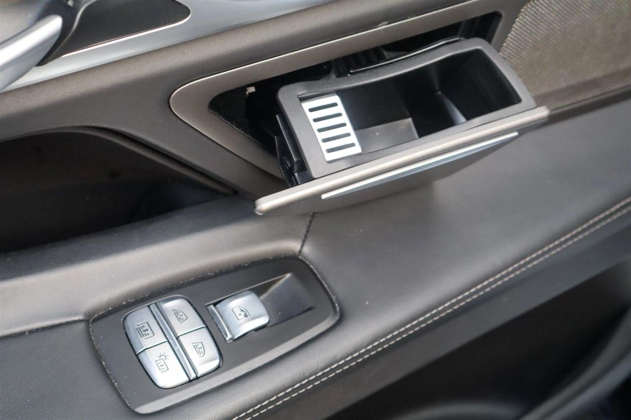 BMW 7-Series  2021